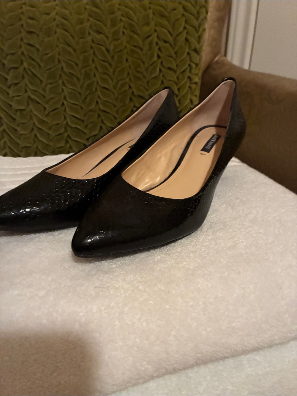 Alex Marie Black Pointed Snakeskin-Texture Pumps